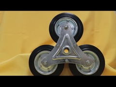 階段を登る車輪